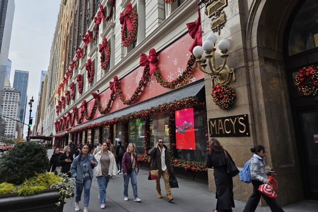 Exterior of Macy's with holiday decorations