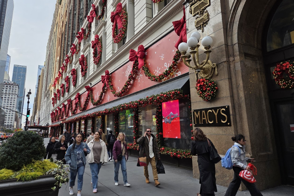 Exterior of Macy's with holiday decorations